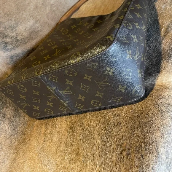 LOUIS VUITTON Looping GM Shoulder Bag - Picture 5 of 6